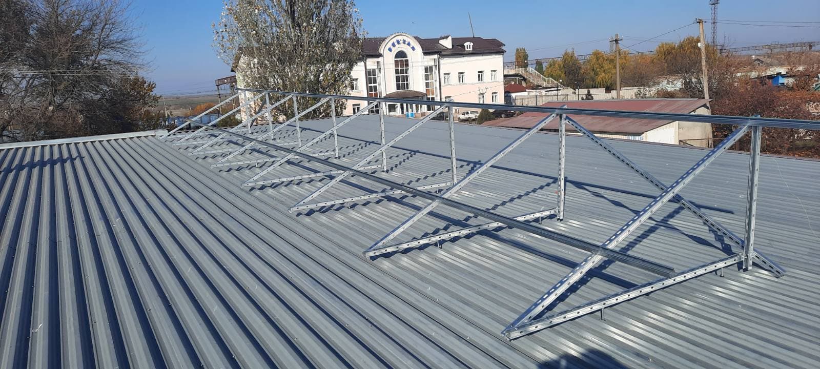 Complete flat roof mounting system with ballasts or roof mounting
